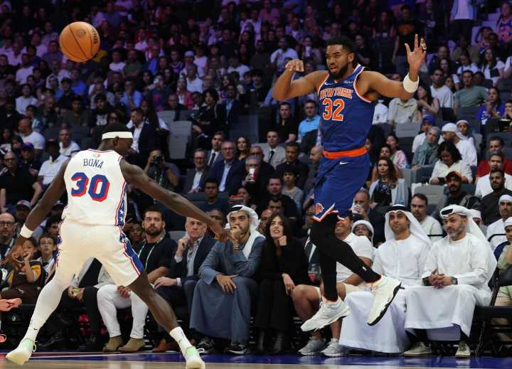 Los Knicks vuelven a ganar a los 76ers y conquistan Abu Dabi