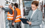 Trabaja sin derechos más de la mitad
