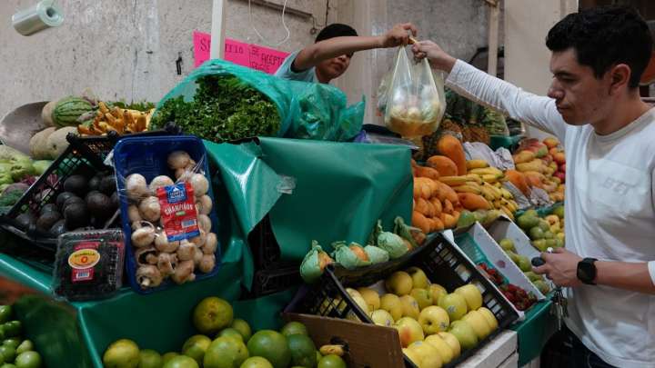 ¿Qué Productos Sí Comprar? Inflación en México se Mantiene Estable y Así Impacta en los Precios