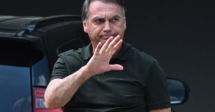 Mantiene el Supremo a Bolsonaro en prisión domiciliaria por “fundado” riesgo de fuga