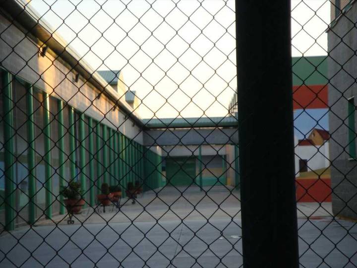 Tres funcionarios agredidos por un interno en la prisión Sevilla II durante un cacheo