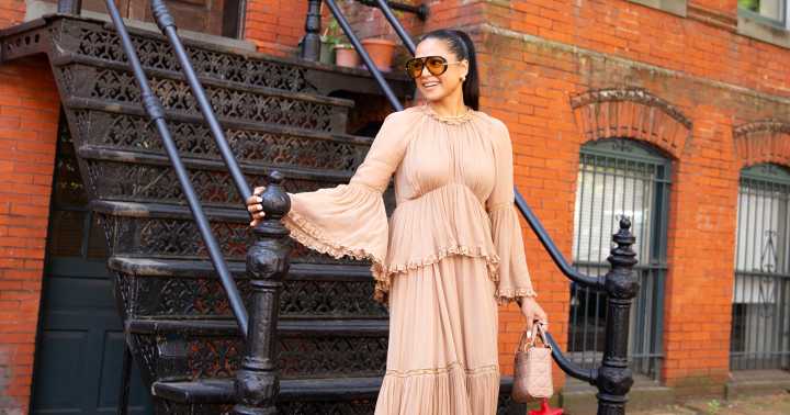 3 Ways to Style Mocha Mousse This Fall