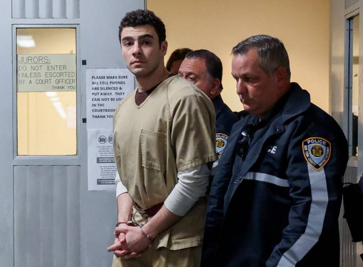Luigi Mangione's lawyers seek dismissal of federal charges in UnitedHealthcare CEO killing