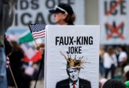 Millones de personas en todo EE.UU. protestan contra Trump: “No queremos Reyes”