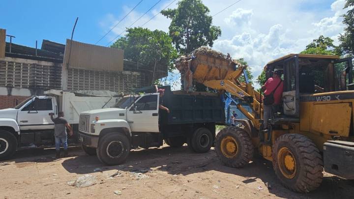 Alcaldía retiró 150 toneladas de desechos en el Humnt