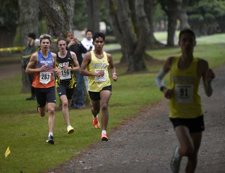 2A/1A District Cross Country: Columbia River’s Aaron Barron Pintor, La Center’s Sasha Pash win titles