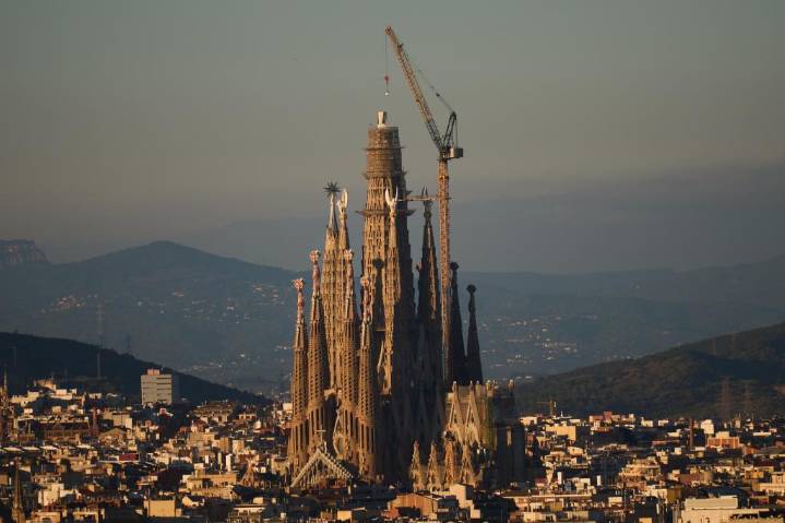 La Sagrada Familia de Barcelona se convierte en la iglesia más alta del mundo
