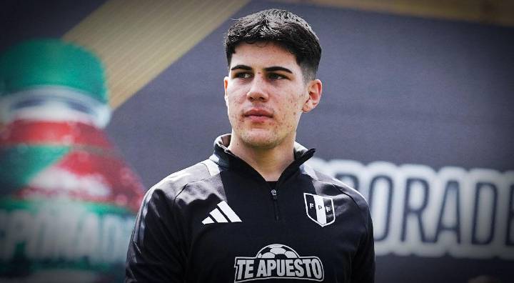 Felipe Chávez dio fuerte confesión tras jugar pocos minutos en su debut con Perú: "Dolió..."
