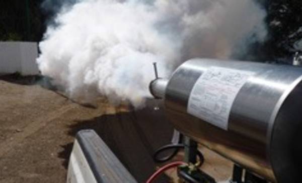 En todo el distrito se realizan trabajos de fumigación