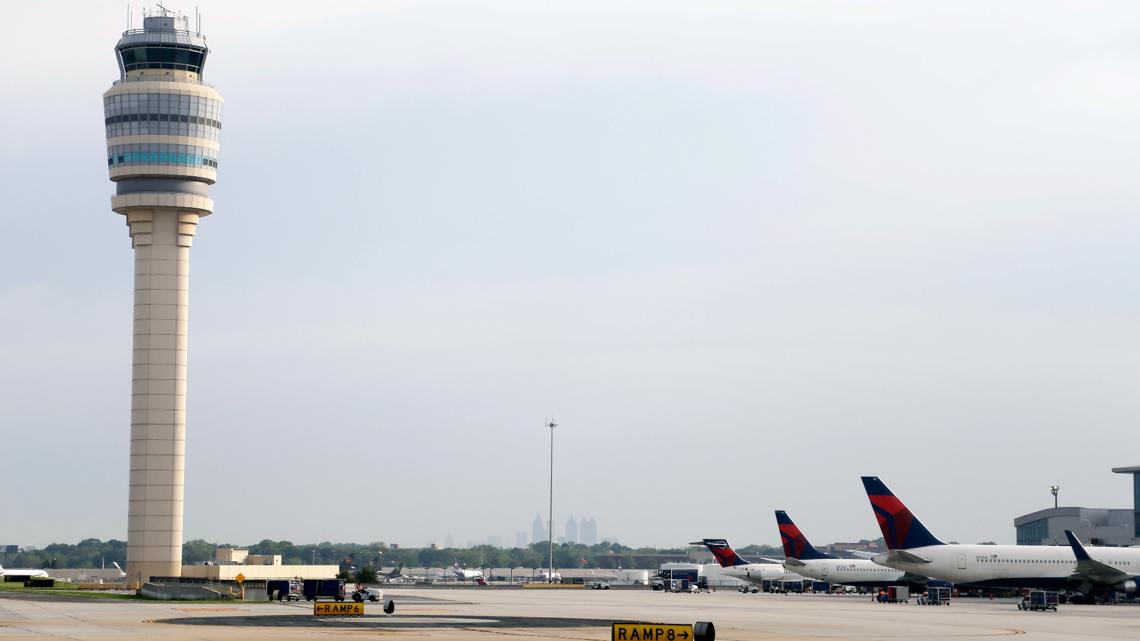 Delta Air Lines calls on Congress to pay air traffic controllers and end government shutdown