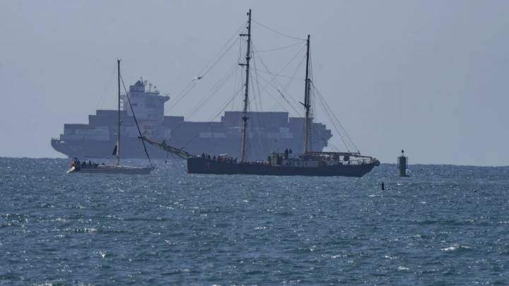 El cónsul de España en Tel Aviv visita a una parte de los españoles de la Flotilla detenidos en Israel