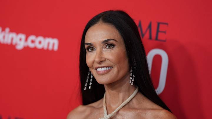Demi Moore, 62, debuts stunning hair transformation as she brings back look from her Striptease days