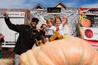 California engineer wins pumpkin contest with 2,346-pound gourd – Winnipeg Free Press