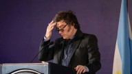 Abuchearon e insultaron a Javier Milei en el microcentro porteño