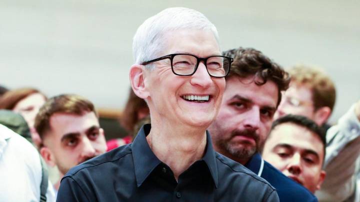 Tim Cook Stepping Down? Apple CEO's 65th Birthday Today Sparks Succession Talk