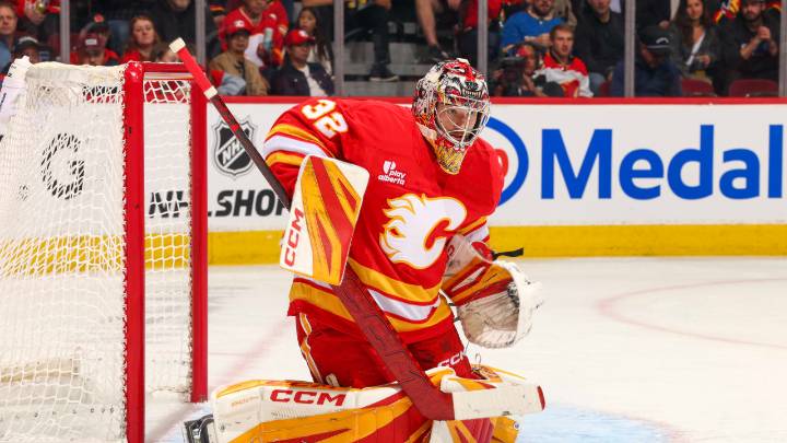 Greatest Save Candidate: Flames goalie Wolf dives, gets help from teammates