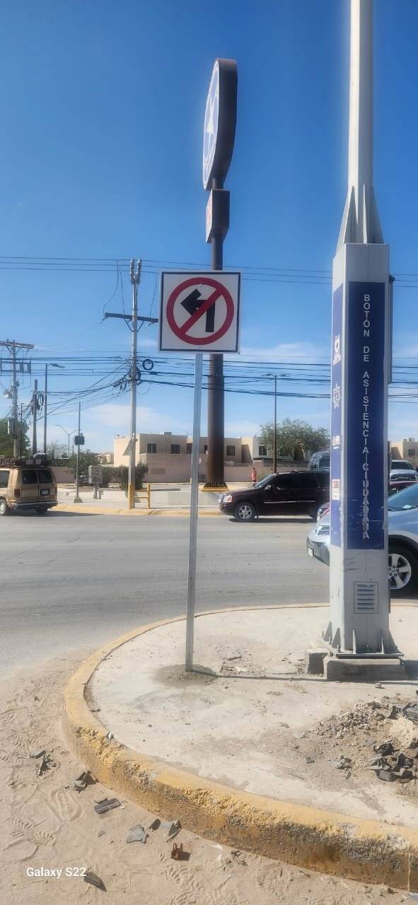 Instala Seguridad Vial señalizaciones de vuelta prohibida en Zaragoza y Santiago...