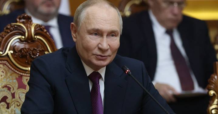 Putin protest in St Petersburg as hundreds chant 'old man in bunker still thinks it's 1985'