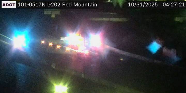 Serious crash partially closes Loop 202 in Mesa