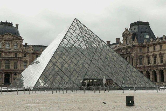 Cinco nuevos detenidos por el millonario robo de joyas en el Museo del Louvre