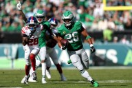 Giants suffer gut punch with 38-20 loss to Eagles, Cam Skattebo injury