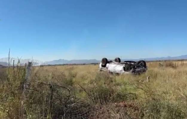 Volcadura en la carretera Chihuahua-Juárez deja un hombre lesionado