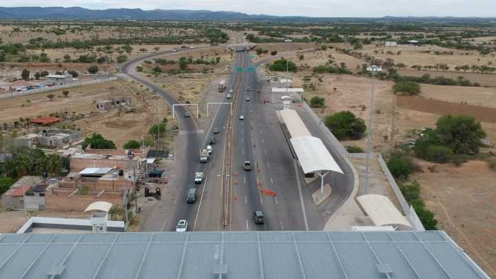 Tres Familias de Aguascalientes Sufren Robo de sus Camionetas en Carretera de Zacatecas