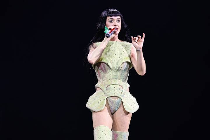 Katy Perry’s onstage “not anymore” comment and the growing Justin Trudeau speculation
