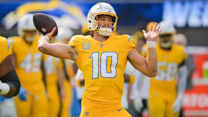 Thursday Night Football odds, prediction: Vikings vs. Chargers picks, best bets from expert on 19