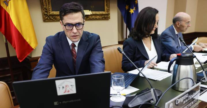 El periodista David Alandete advierte al Congreso del uso por parte del Gobierno de software de Huawei