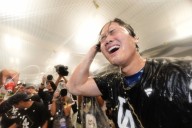 Dodgers rolling in defense of World Series title after closing out Phillies to reach NLCS