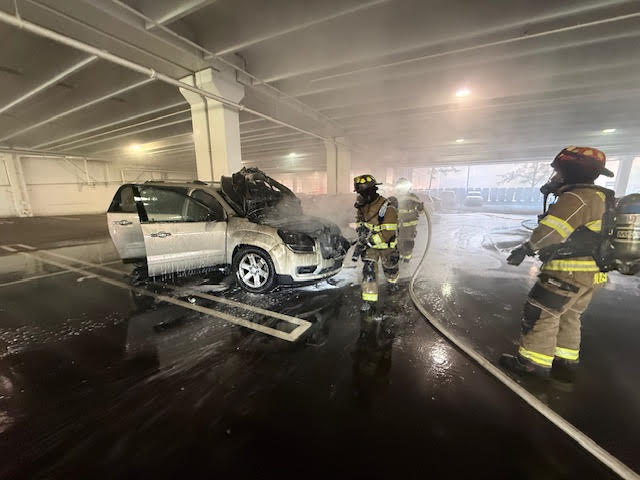 Troy Fire Department extinguishes vehicle fire in Somerset Collection garage
