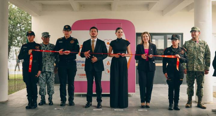Inaugura Mariana Rodríguez lactario 117 en Fuerza Civil