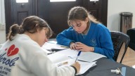 Comienzan las tutorías presenciales del programa "Quedate" para estudiantes con materias pendientes de secundaria