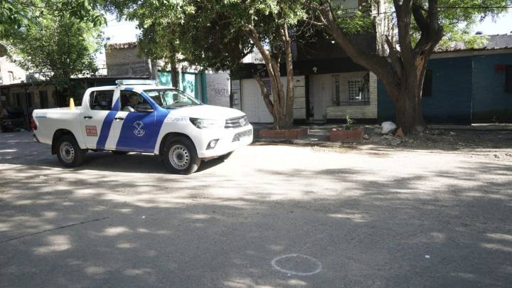Balacera en La Granada: le dispararon 14 veces desde una moto y quedó en estado grave
