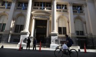 Ayuda de EE.UU. no ahuyenta la desconfianza en el peso argentino a días de elección clave