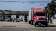 Menos tráileres cruzan en Nuevo Laredo, pero sube recaudación