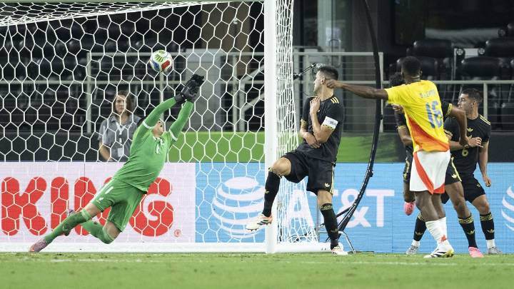 México exhibe su realidad al ser goleado por Colombia 4