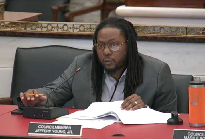 Councilmember holds City Hall bike lane bill, alarming cycling advocates