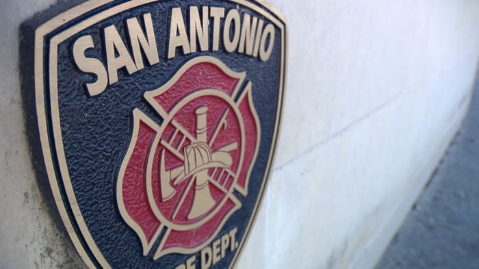 SAFD investigating death after body found in extinguished, Northeast Side apartment fire