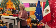 Con altar de Día de Muertos la Unión Europea honra la tradición mexicana