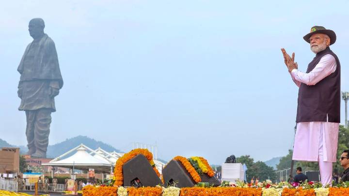 'Sardar Patel wanted to unite entire Kashmir with India, Nehru did not allow it'