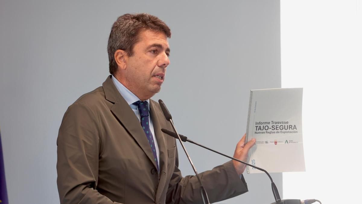 Mazón carga otra vez contra la Aemet ante las lluvias torrenciales en la Comunitat Valenciana: "No han avisado por previsión, sino por observación"