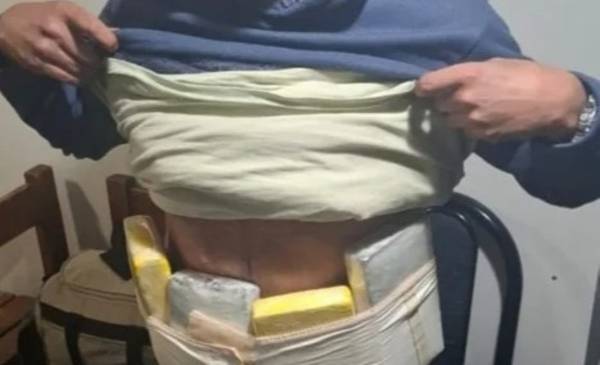 Un hombre fue detenido con ladrillos de cocaína pegados al cuerpo en Neuquén
