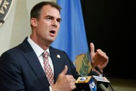GOP Governor Pushes Back on Trump Deploying Texas National Guard in Illinois
