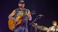 La estrella de la música country Zach Bryan arremete contra ICE en un adelanto de su nueva canción