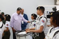 Maduro pide a jóvenes "conciencia crítica" ante manipulación en RRSS