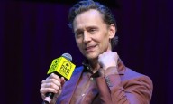 Tom Hiddleston celebra “la magia de los pequeños momentos” en ‘La vida de Chuck’