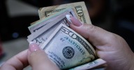 Dólar en Colombia registra fuerte caída por cambios en inversión de las AFP