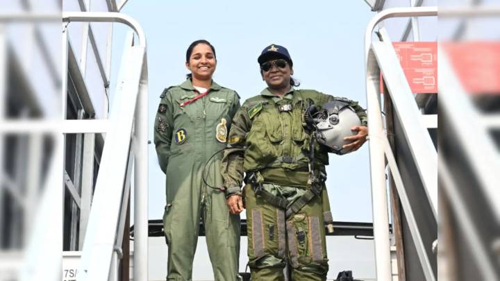 President Murmu Poses With IAF Pilot Shivangi Singh, Busts Pakistan’s Fake Capture Claim